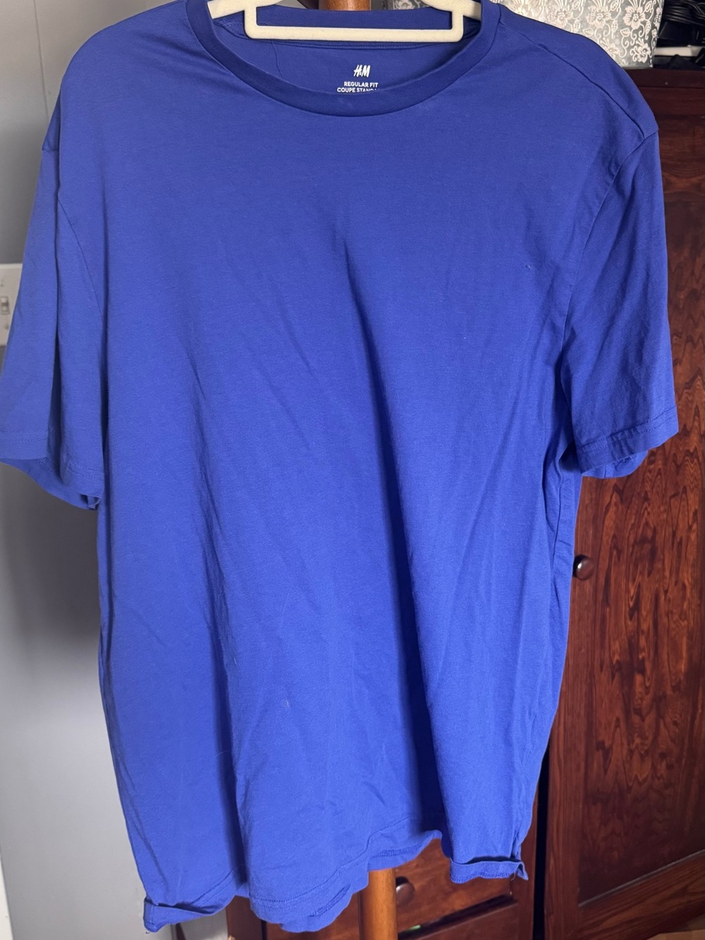 💙 H&M Regular Fit Essential Tee — Size Large